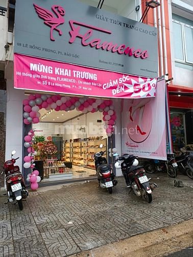 Tuyển gấp Nữ bán hàng trực tiếp tại cửa hàng Giày Nữ, Đi làm ngay 60845160 Tuyển gấp Nữ bán hàng trực tiếp tại cửa hàng Giày Nữ, Đi làm ngay