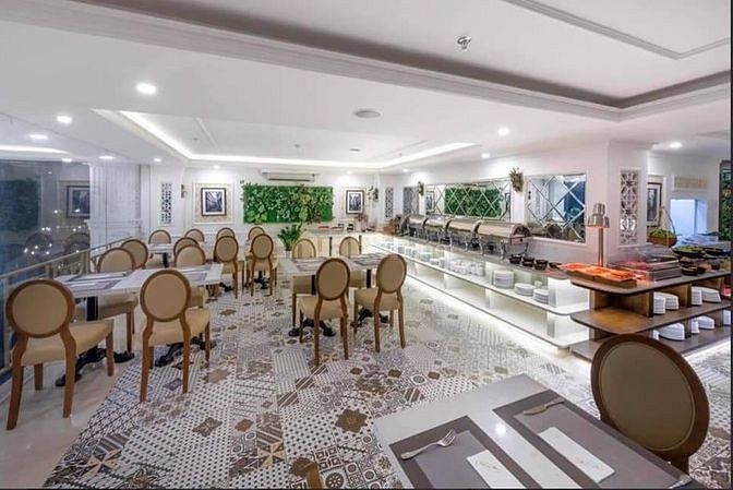 Cho thuê khách sạn giá rẻ gần biển Mỹ Khê - Đà Nẵng