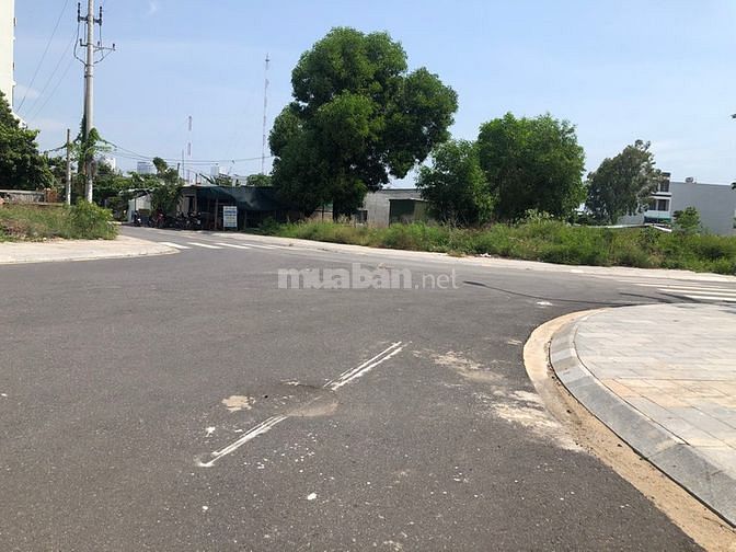 Cho thuê đất mặt tiền 125 Phạm Ngọc Thạch có sẵn nhà tôn 61074571 Cho thuê đất mặt tiền 125 Phạm Ngọc Thạch có sẵn nhà tôn