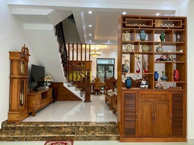 Nhà tôi cần 1 người chăm mẹ, 1 người chăm con và 1 người làm việc nhà 61349514 Nhà tôi cần 1 người chăm mẹ, 1 người chăm con và 1 người làm việc nhà