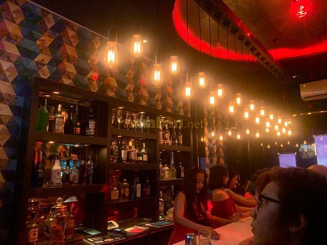 Tuyển gấp 10 nữ NV phục vụ quầy bar Nhật 61424794 Tuyển gấp 10 nữ NV phục vụ quầy bar Nhật