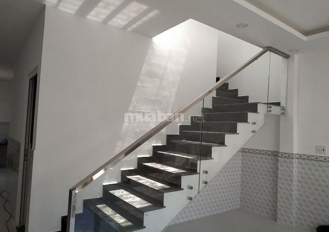 Nhận nhà đón Tết ngay ,nhà 1 trệt 1 lầu 80m2 cách Quốc Lộ 1A chỉ 1.8km