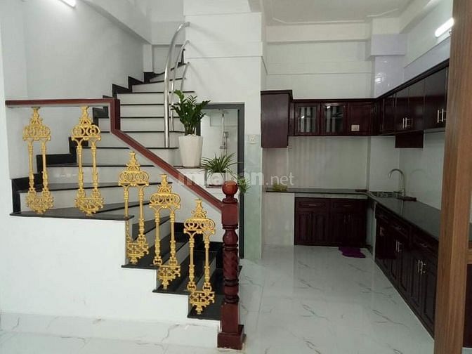 Cần người trông coi việc nhà và người chăm sóc người già làm ở lại 61623445 Cần người trông coi việc nhà và người chăm sóc người già làm ở lại