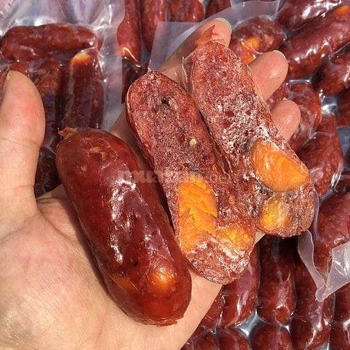 Lạp xưởng tươi Truyền thống và lạp xưởng tươi trứng muối
