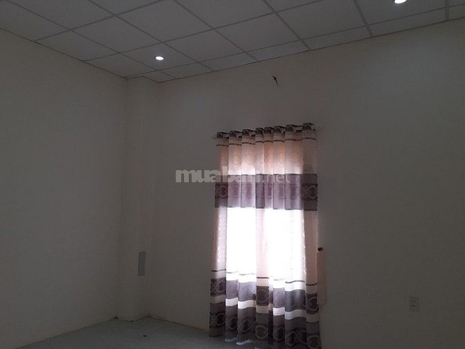 Cho thuê nhà mới đẹp 3 PN 2 wc. Cách mặt tiền 100m
