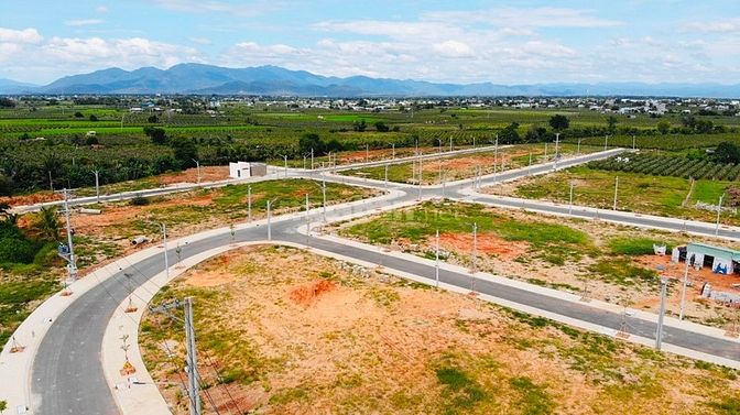 Bán 100m2 đất sổ đỏ tại Hàm Thắng, giá 9,2 tr/m, cách trung tâm PT 61738779 Bán 100m2 đất sổ đỏ tại Hàm Thắng, giá 9,2 tr/m, cách trung tâm PT