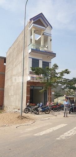 Bán gấp nhà mặt tiền đường nhựa 12m, trục chính TP Thuận An Bình Dương 61800504 Bán gấp nhà mặt tiền đường nhựa 12m, trục chính TP Thuận An Bình Dương
