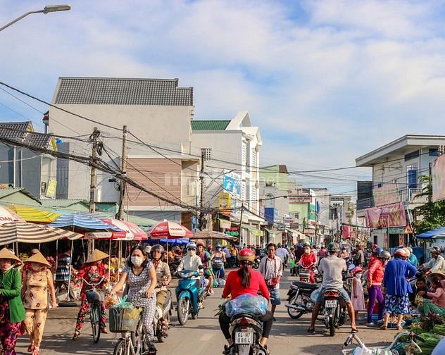Nhà phố mặt tiền Phan Văn Năm - chợ Bình Minh