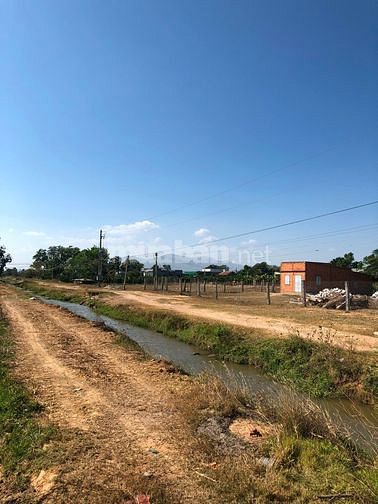 Cần bán lô đất liền kề trung tâm hành chính huyện Hàm Liêm, 6 61991353 Cần bán lô đất liền kề trung tâm hành chính huyện Hàm Liêm, 6