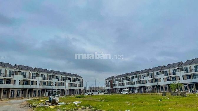 Chính chủ căn 3 tầng khu C Royal Park view công viên trung tâm. 62137130 Chính chủ căn 3 tầng khu C Royal Park view công viên trung tâm.