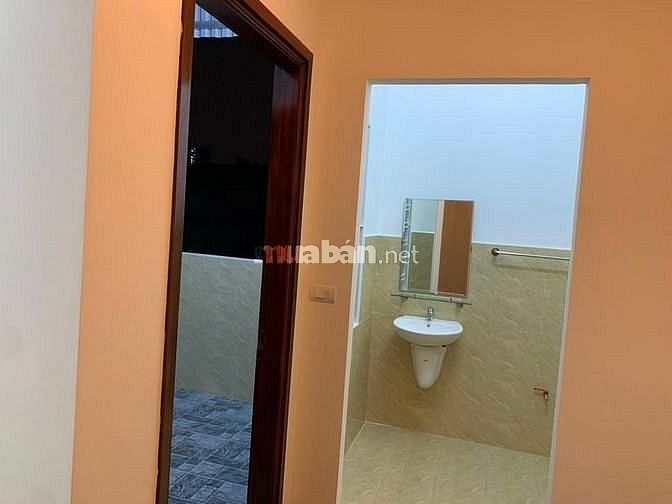 Chính chủ bán nhà ngõ 42 Thành Công, diện tích 45 m2, 5 tầng