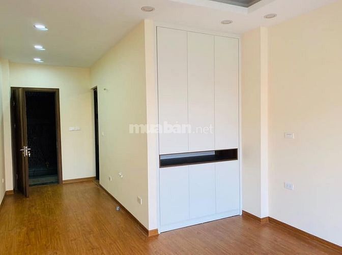 Bán nhà Đặng Thai Mai 40m x 8 tầng. giá rẻ sập sàn.