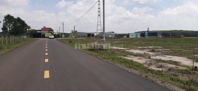 Bán lô đất 280m2 , đường 32 Becamex ,shr , giá 950tr 62458339 Bán lô đất 280m2 , đường 32 Becamex ,shr , giá 950tr