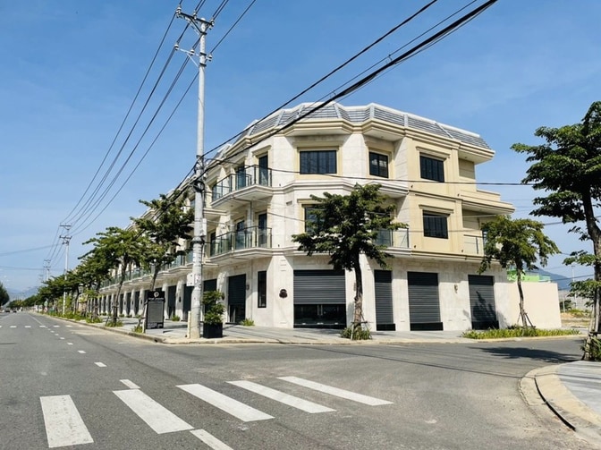 Cắt lỗ Sập Hầm hơn 10 căn Shophouse Mặt Hồ Liên Chiểu Đà Nẵng cực rẻ - Vimarsana News