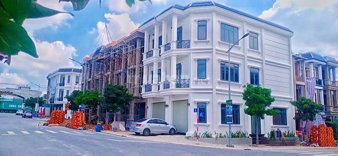 Cần bán nhà mặt tiền giá rẻ 43tr/m2 TẠI DĨ AN CÓ SHR