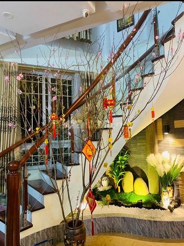 Bán nhà ngõ 36 phố Duy Tân, diện tích 55 m2, 5 tầng, sổ đỏ chính chủ