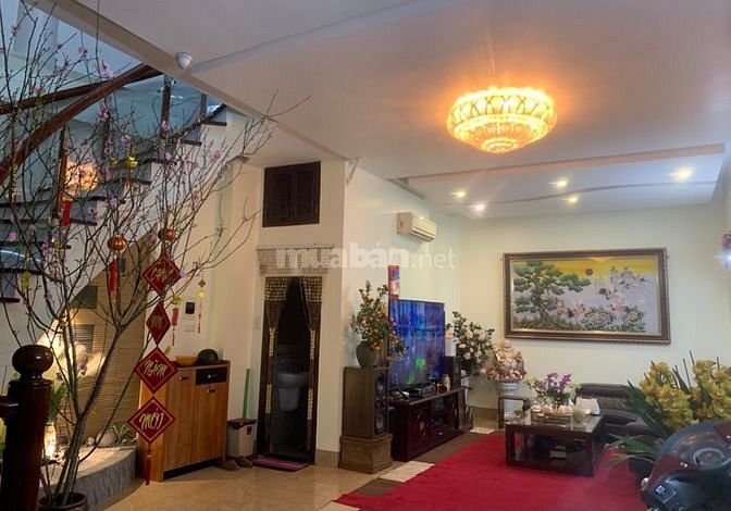 Bán nhà ngõ 36 phố Duy Tân, diện tích 55 m2, 5 tầng, sổ đỏ chính chủ