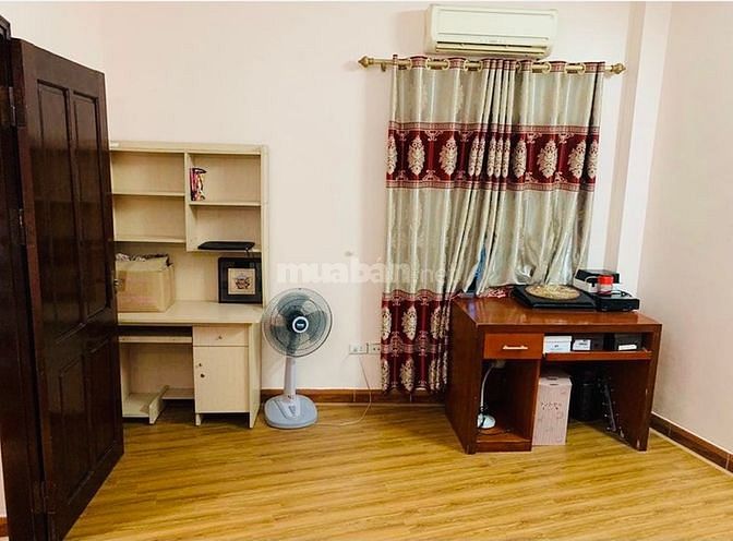 Bán nhà ngõ 36 phố Duy Tân, diện tích 55 m2, 5 tầng, sổ đỏ chính chủ