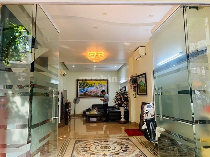 Bán nhà ngõ 36 phố Duy Tân, diện tích 55 m2, 5 tầng, sổ đỏ chính chủ