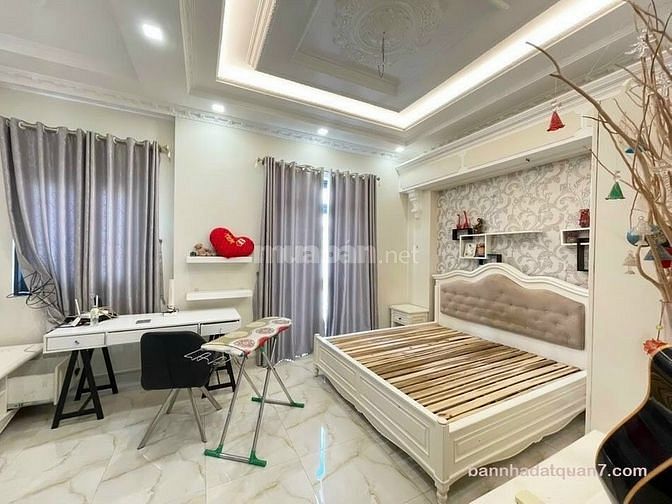 Bán biệt thự góc 2 lầu HXH, Đường Lê Thị Chợ, phường Phú Thuận, Quận 7