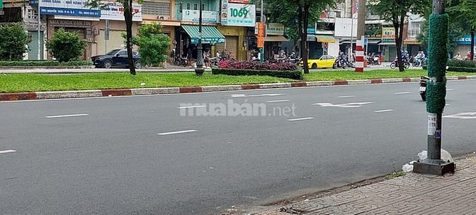 Bán nhà MẶT TIỀN  đường Hồng Bàng, Q.5, 1 trệt, 2 lầu, khu TTTM, 25 tỷ
