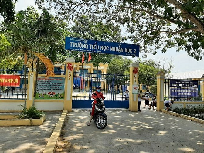 Kẹt tiền bán gấp đất KDC xã Nhuận Đức DT 4147m2 T.cư 300M2, đường ô tô