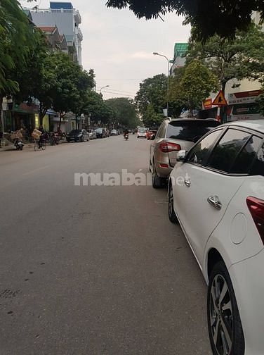 18.6 tỷ Nhà mặt phố Trạm, vị trí siêu víp trung tâm quận Long Biên