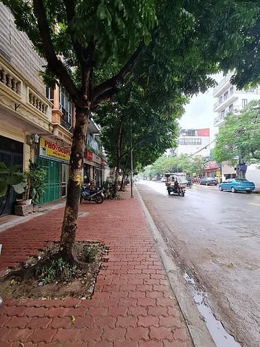 18.6 tỷ Nhà mặt phố Trạm, vị trí siêu víp trung tâm quận Long Biên