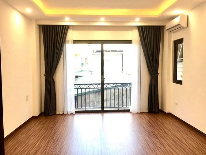 Bán nhà mới tinh Phan Kế Bính, độc lập 1 căn, lô góc 3 mặt thoáng