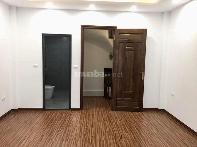 Bán nhà mới tinh Phan Kế Bính, độc lập 1 căn, lô góc 3 mặt thoáng