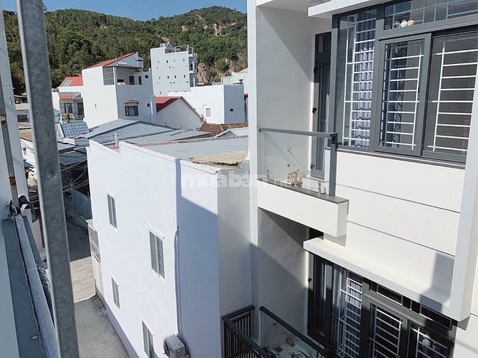 Bán nhà hẻm Đặng Lộ , TP Nha Trang. Giá 2,2 Tỷ