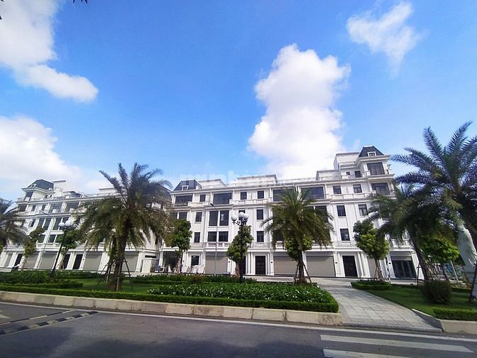 Cần bán shophouse 122,5m2 ngay đại lộ Châu Âu tại Vinhomes Star City T