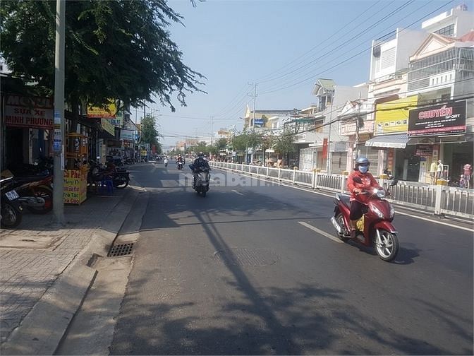 Cho thuê nhà mặt tiền 1 trệt 2 lầu sạch đẹp đường 30-4 tp vũng tàu