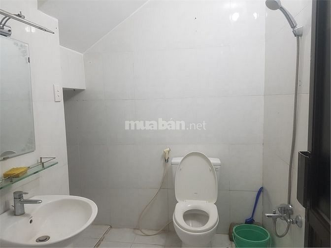 Cho thuê nhà mặt tiền 1 trệt 2 lầu sạch đẹp đường 30-4 tp vũng tàu