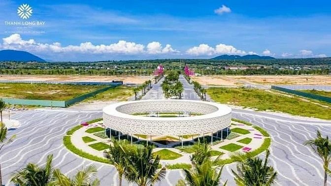 Siêu nhà phố biển 5 tầng 2 mặt tiền SH vĩnh viễn tại Thanh Long Bay