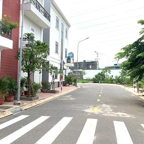 Bán đất cạnh Chung Cư Bcon Plaza P.Đông Hòa