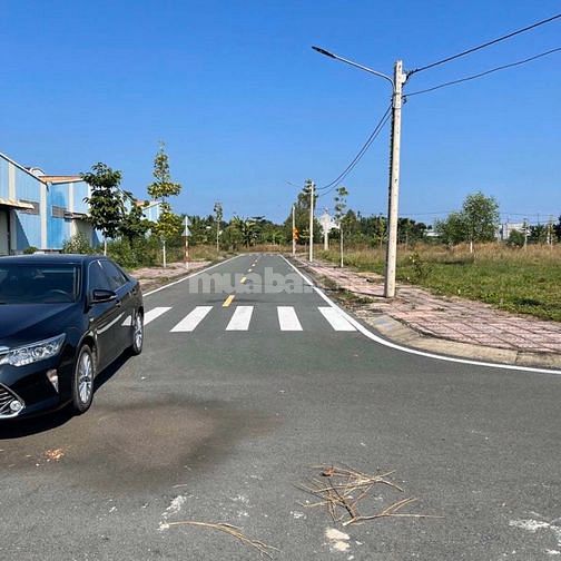 Chị mình cần bán đất Đồng Xoài Bình Phước, xây dựng ngay, 150m2 thổ cư