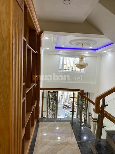 Quận 12 Bán nhà 1/  huỳnh thi hai dt 4×15 . 1tret 3lau giá 5.8 tỷ