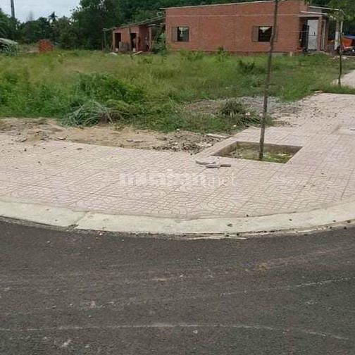 bán gấp lô đất view hồ bà mụ vị trí đẹp ,DT 176m2 giá chỉ 970tr ,SHR 