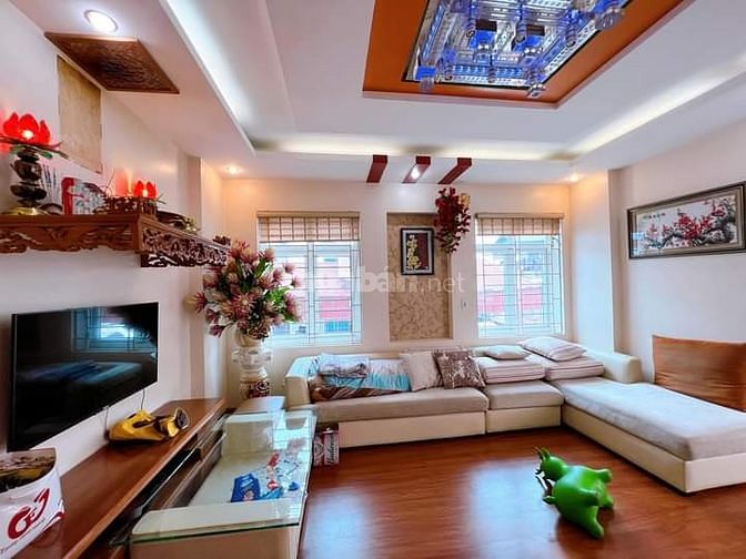 Bán nhà mặt phố Chùa Bộc Đống Đa 110m 5 tầng MT 4.2m  KD tấp nập 