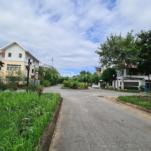 Bán biệt thự đơn lập 2 mặt đường, Khu đô thị ngay Sb Nội Bài ven sông