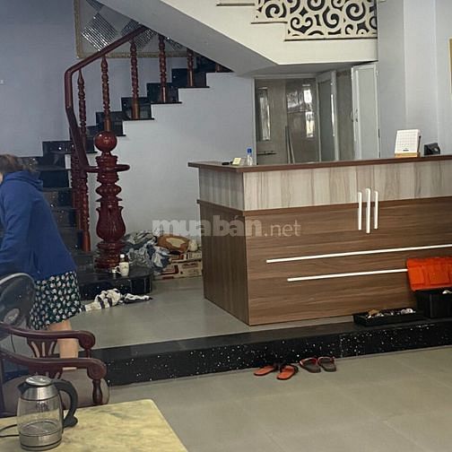 Bán khách sạn đường 8m Kinh Dương VươngDT: 8x14m,3 lầu có 13 phòng lớn