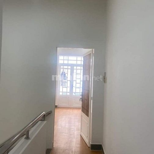 Nhà Đẹp Quận 10 Kết Hợp "Ở" Và "Làm" HXH 4 Tầng 40m2