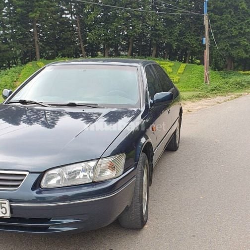 Gia đình cần bán xe ô tô Toyota camry
