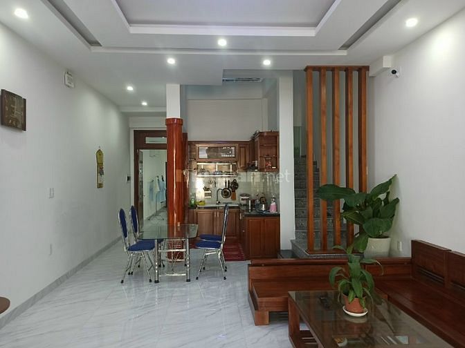 Cho thuê nhà 3 tầng mặt tiền đường Đoàn Khuê