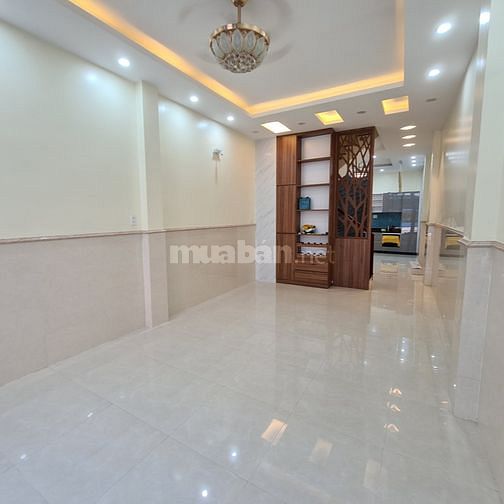 Bán Nhà Mới Xây Đẹp , Xe Hơi Đậu Trong Nhà Trung Tâm Quận 11 