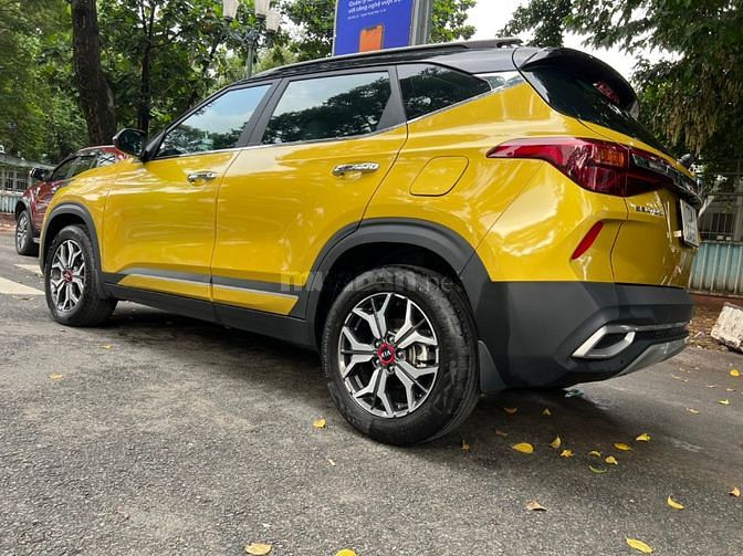 Bán xe Kia Seltos 1.4AT Turbo Prenium Sản xuất 2021, màu vàng
