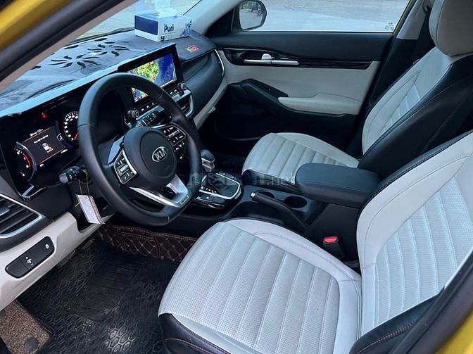 Bán xe Kia Seltos 1.4AT Turbo Prenium Sản xuất 2021, màu vàng