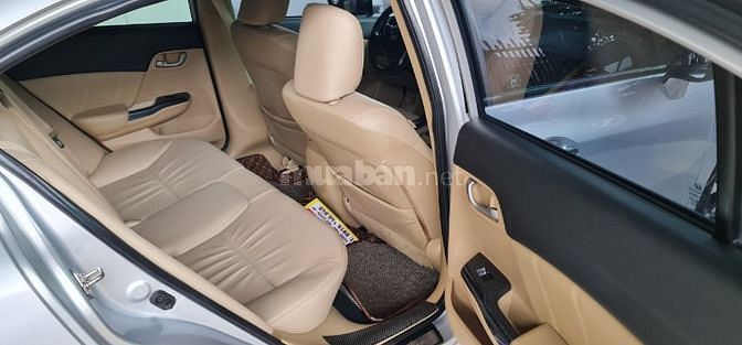 Honda Civic 1.8AT 2016 nệm da xịn, màn hình Android lớn, mâm đúc đẹp