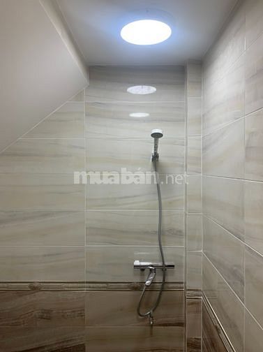 Bán nhà 2 mặt hẻm trước và hẻm sau Trần Bình Trọng, Phường 2, Quận 5
